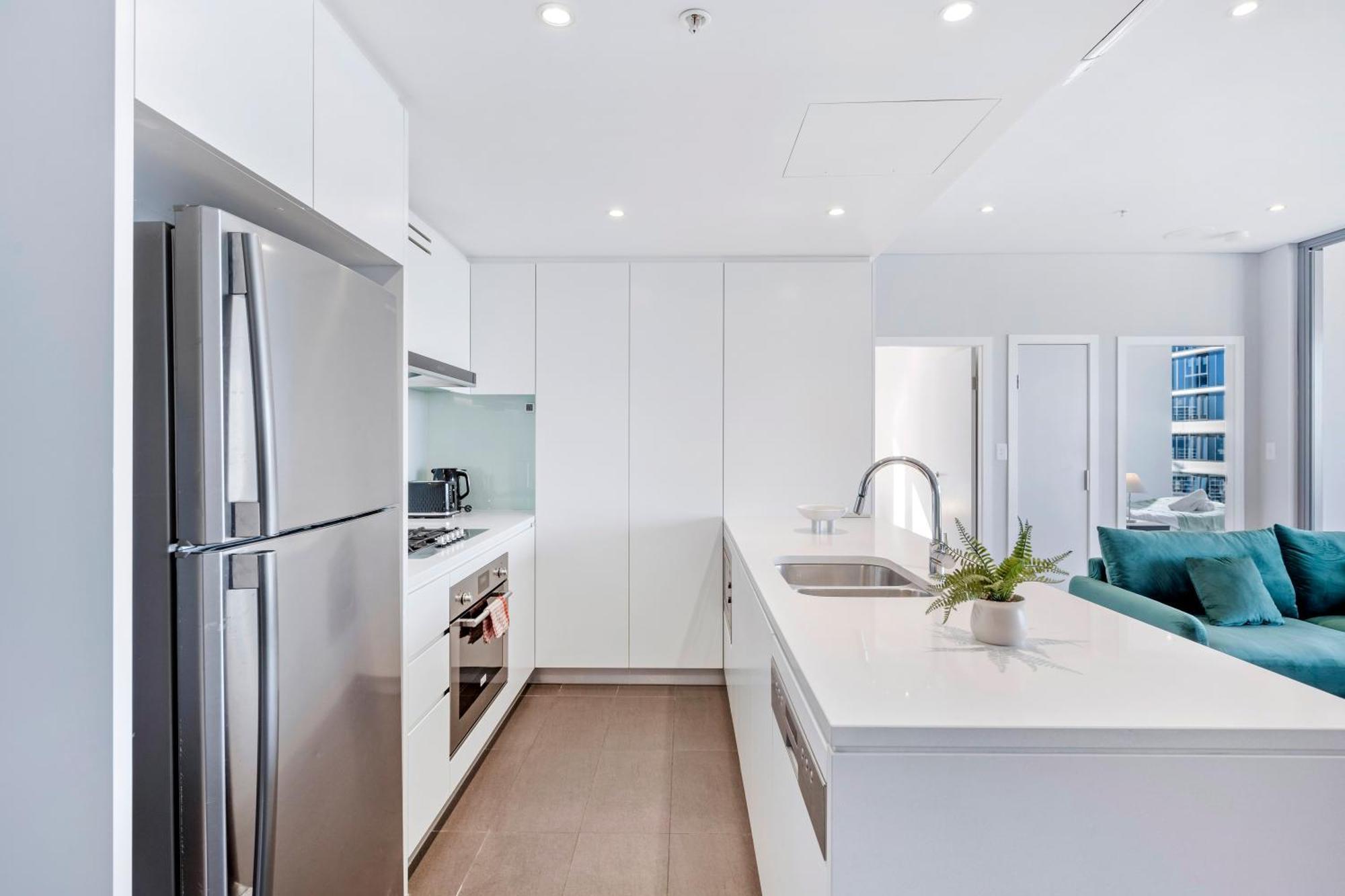 Deluxe 3b2b With Waterfront And Convenient Facilities Apartment *