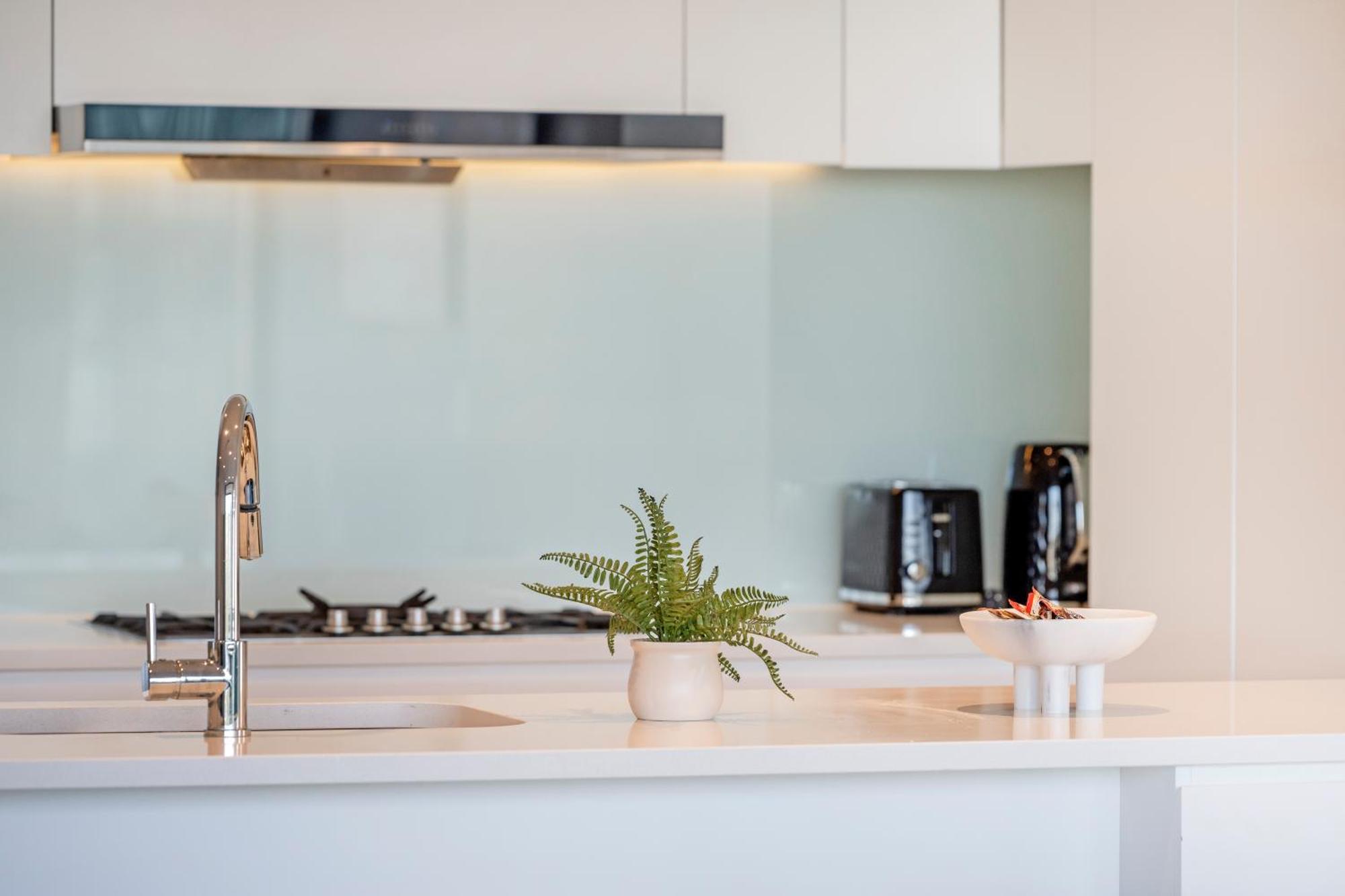 Deluxe 3b2b With Waterfront And Convenient Facilities Apartment Sydney