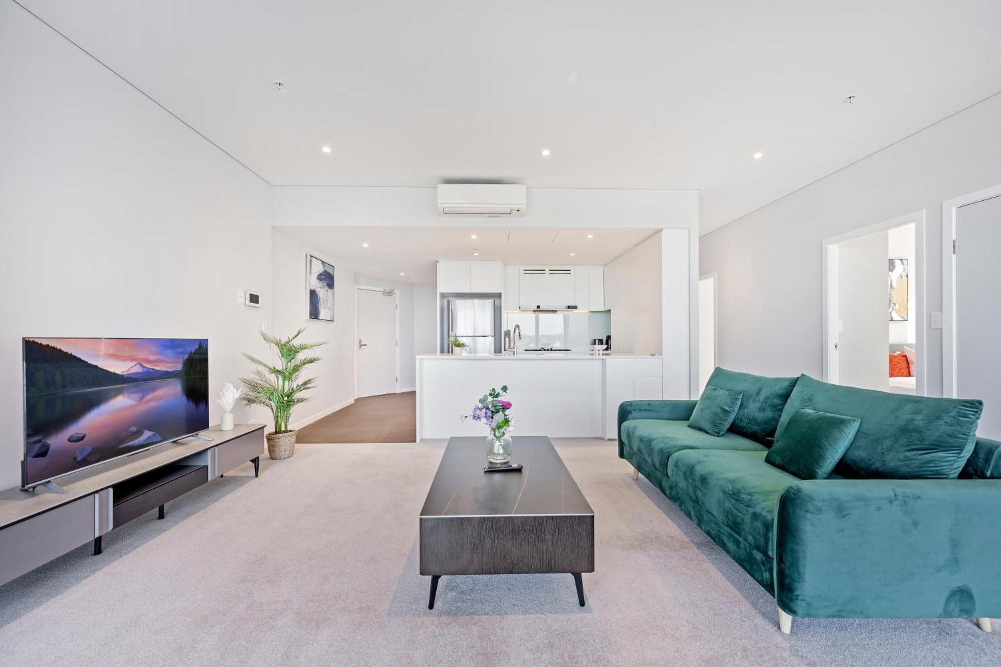 Deluxe 3b2b With Waterfront And Convenient Facilities Apartment Sydney