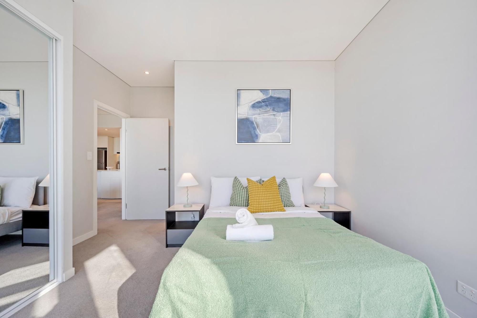 Deluxe 3b2b With Waterfront And Convenient Facilities *